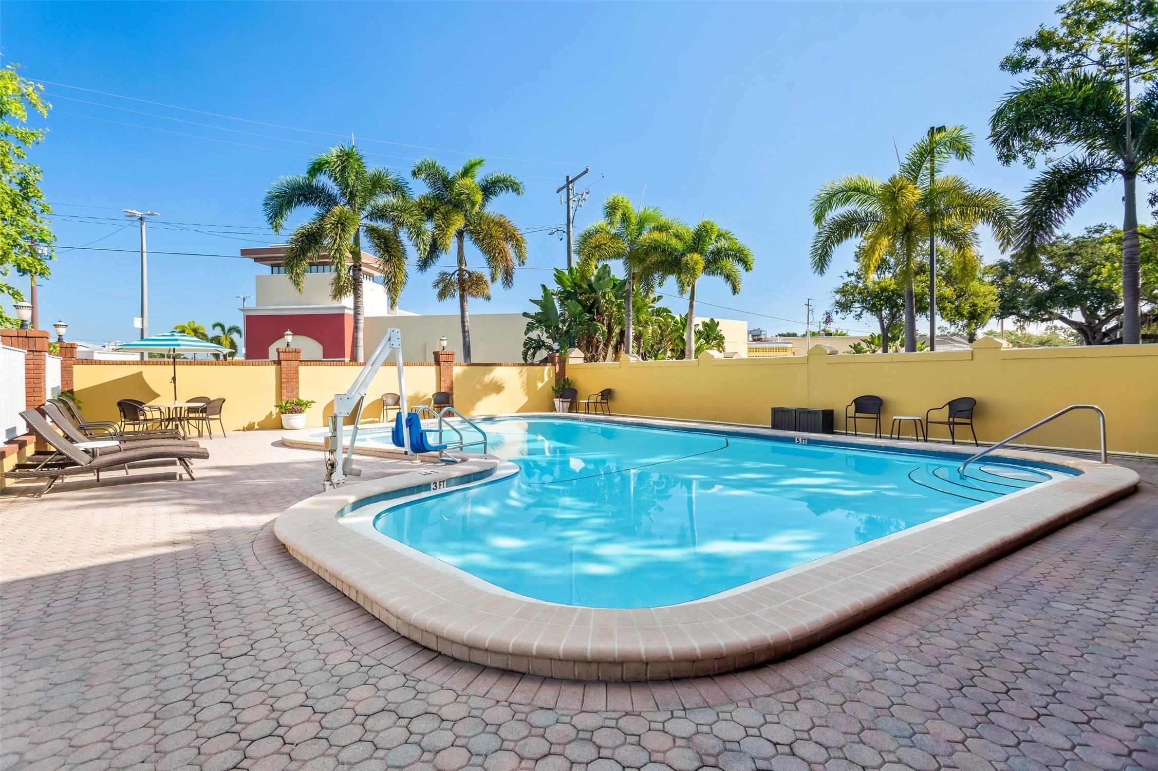 Quality Inn Tampa Airport - Cruise Port 46/69
