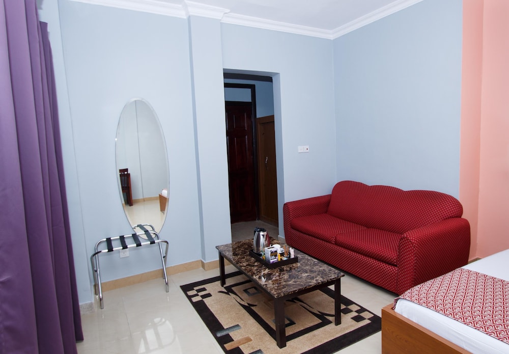 Prestige Suites 16/35