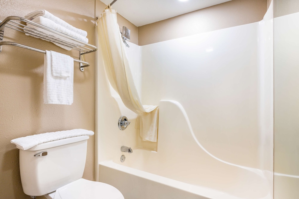 Surestay Plus Hotel By Best Western Poteau 17/36