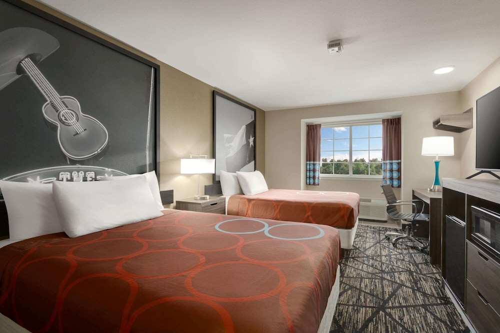 Super 8 by Wyndham San Antonio Airport North 15/45