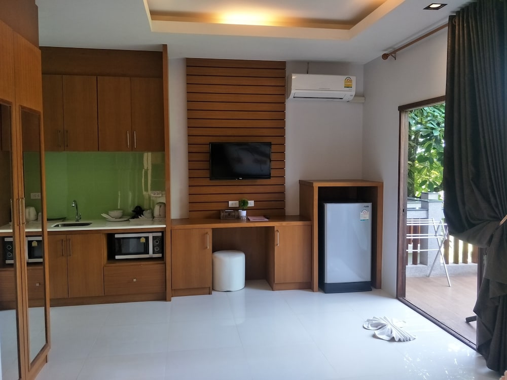 Lanta Intanin Resort 31/64