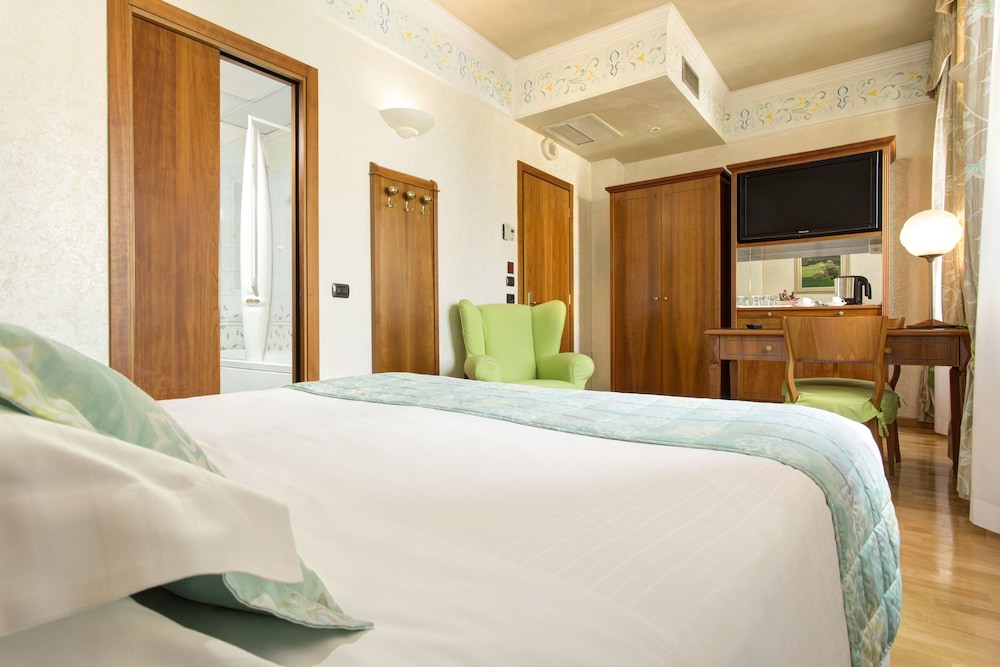Hotel Firenze (ex Best Western) 32/65
