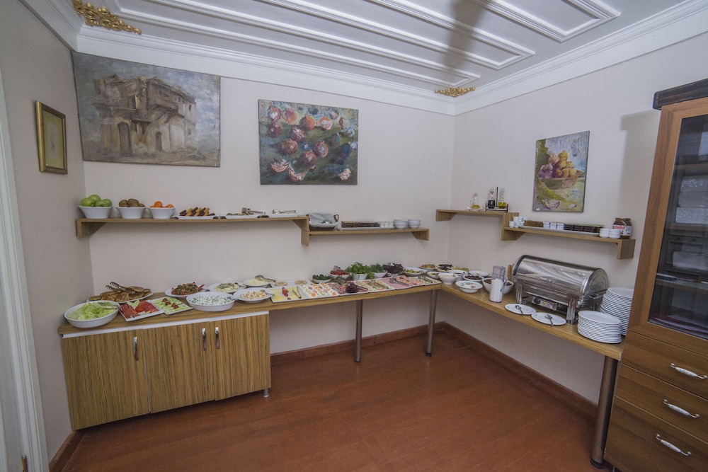 HHK Hotel 31/50