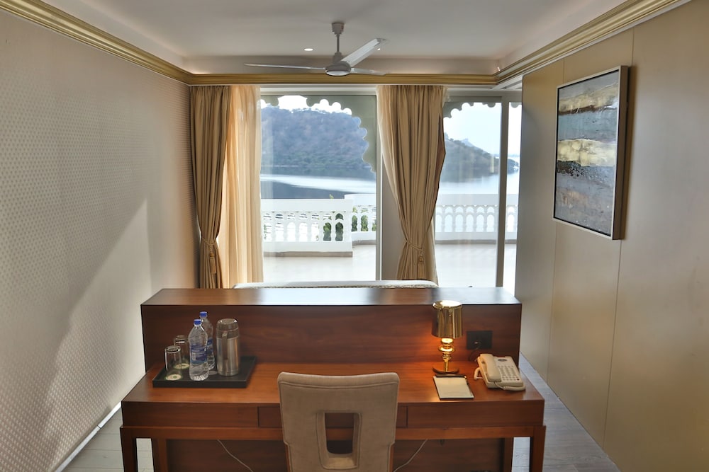 JAISAMAND ISLAND RESORT 9/67