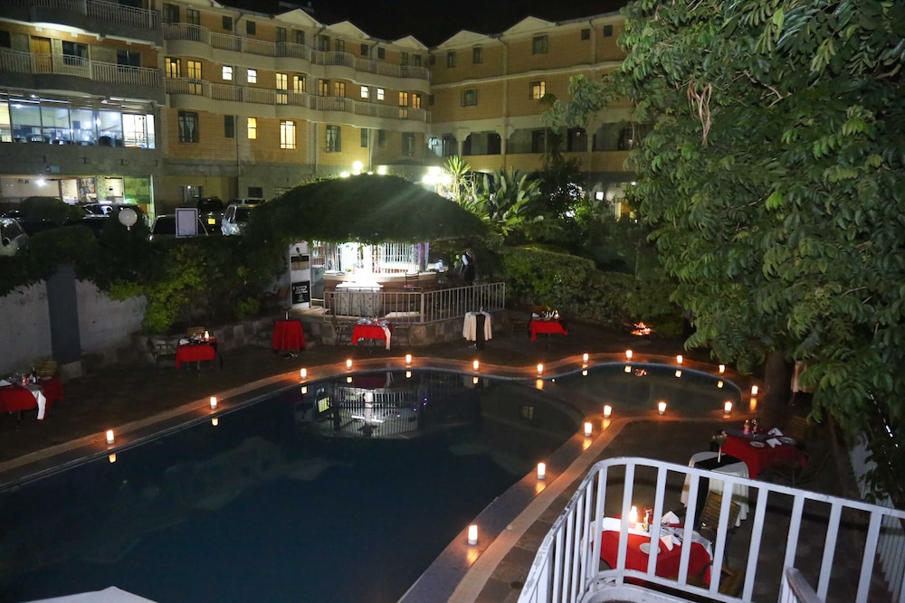 Hotel Nokras Muranga 49/55