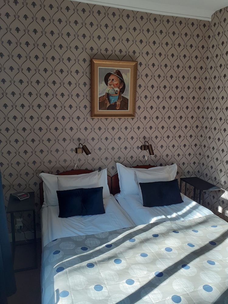 Hotell S:t Olof 13/42