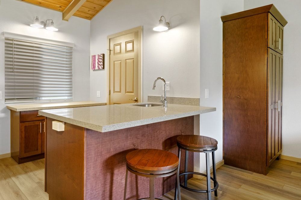 Castle Waimea Country Lodge 12/41