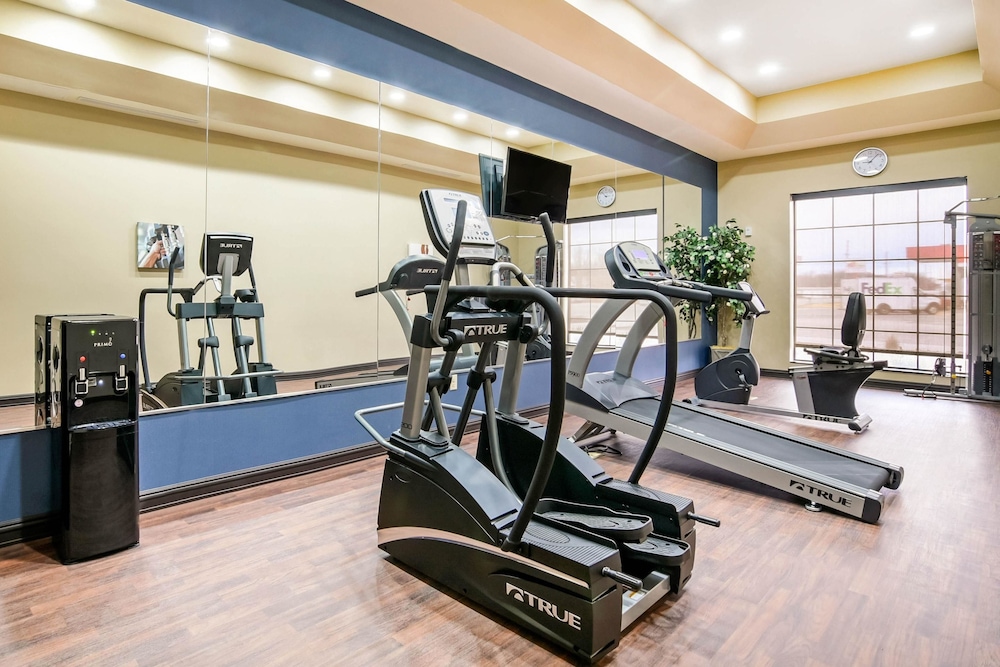 Comfort Inn and Suites Independence 26/40