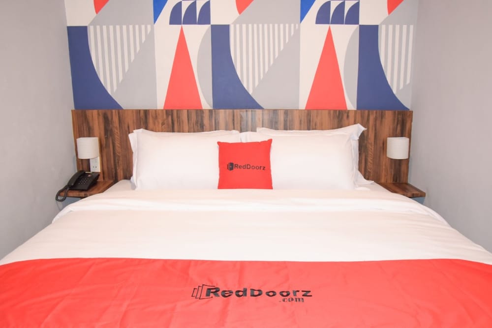 RedDoorz Plus near UNIMED Medan 9/22