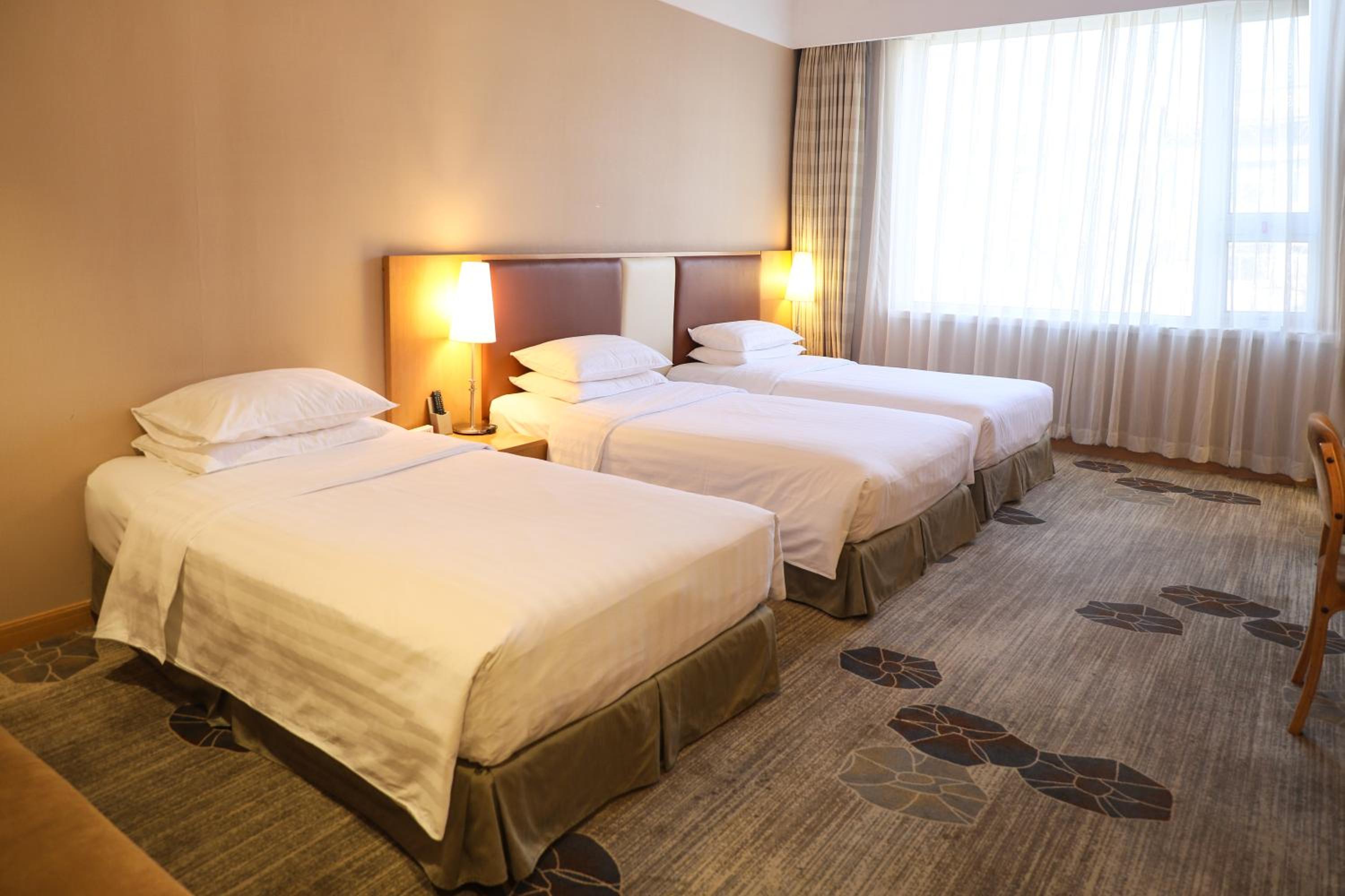 غرفة سوبيريور بثلاثة أسرّة، Beijing XinQiao Hotel 2/2