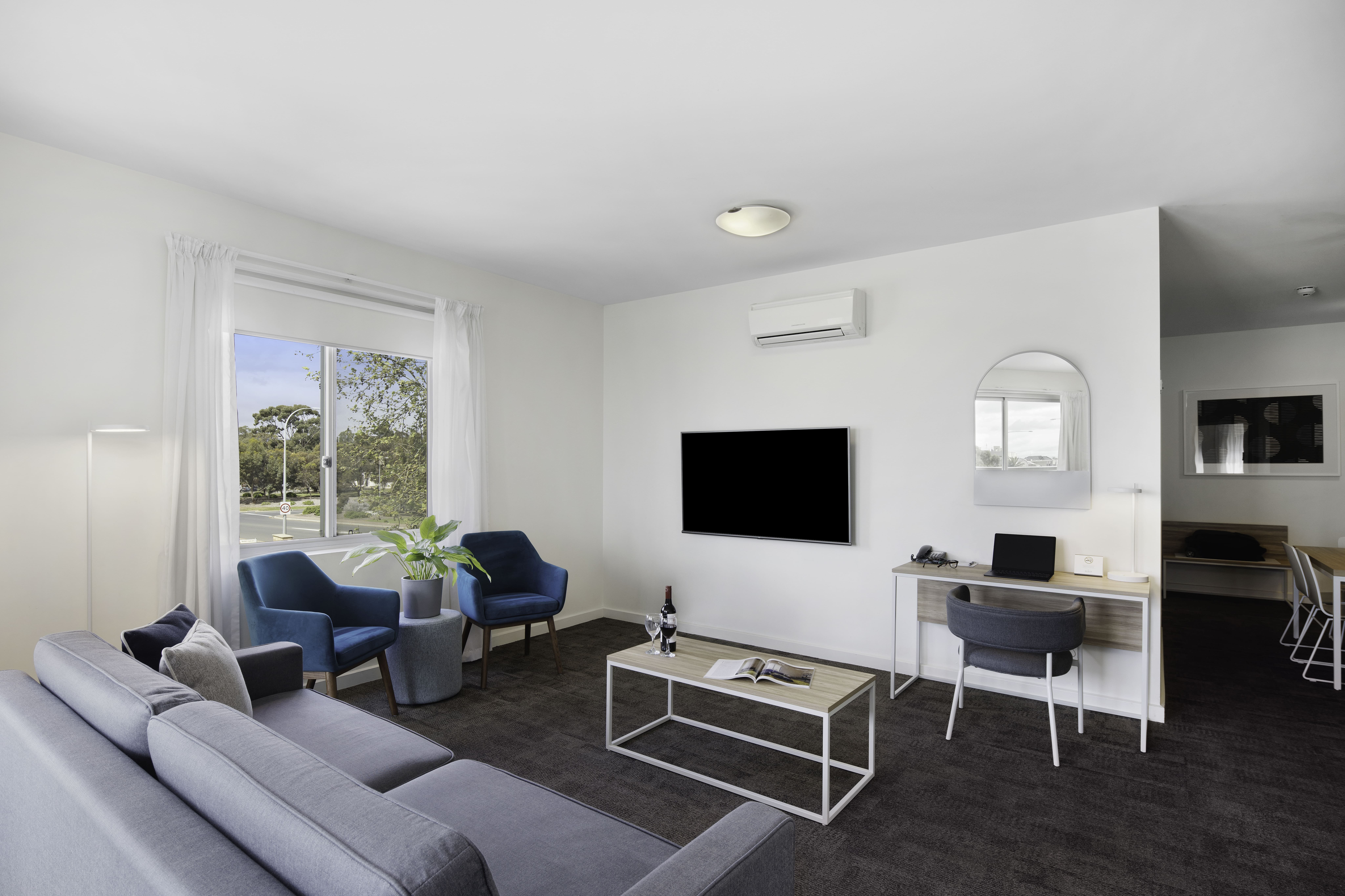 Quest Mawson Lakes 42/78