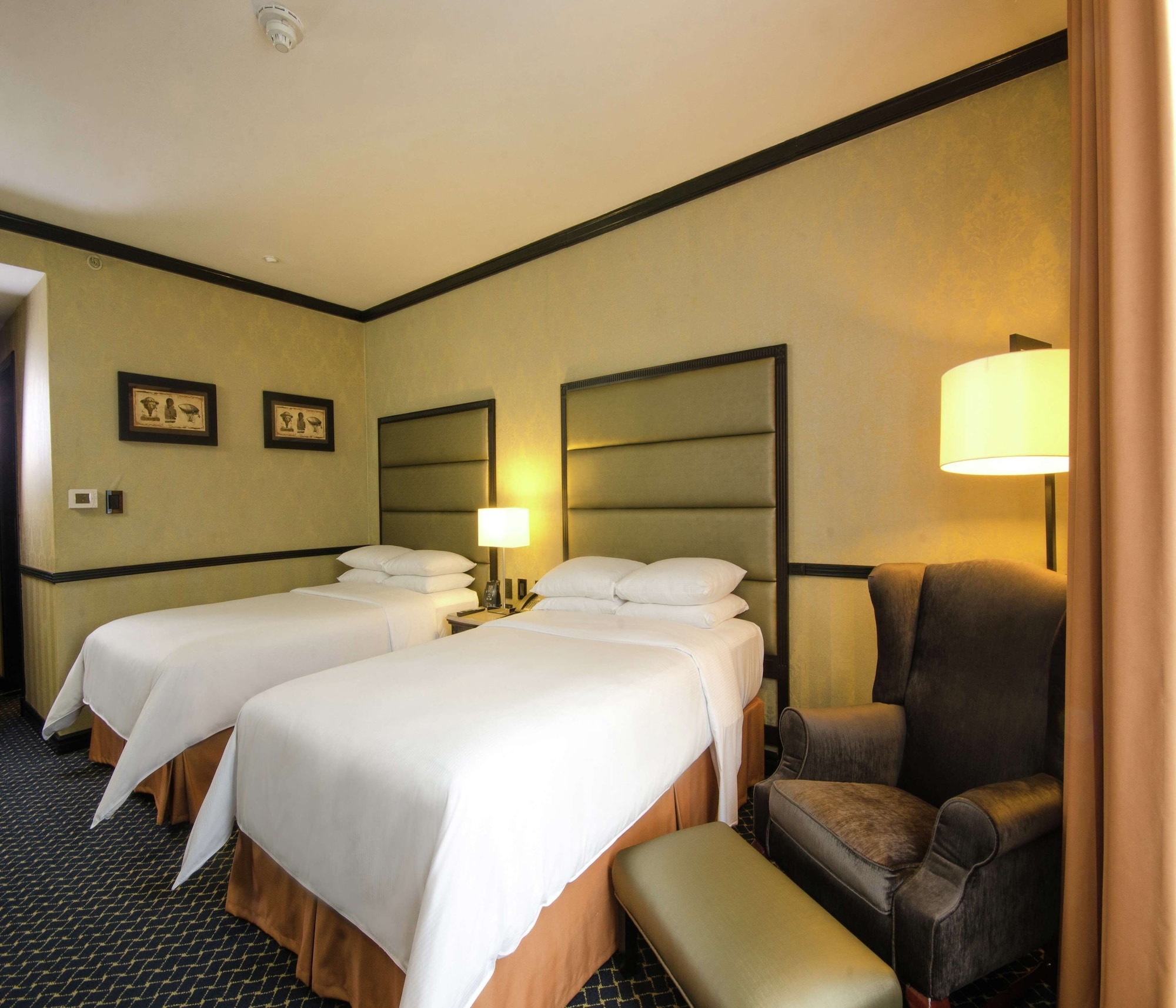 Standard, King Bed, Hilton Princess San Pedro Sula 2/9