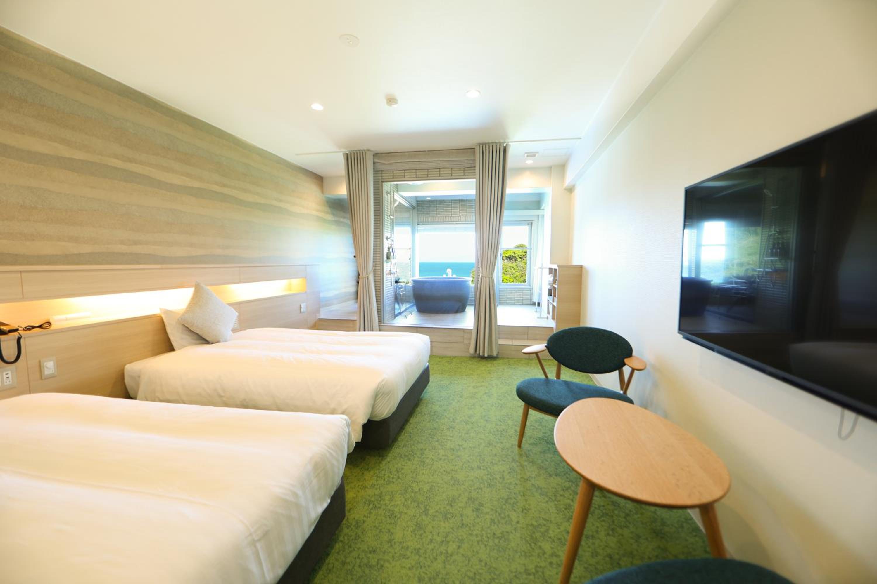 Superior, Twin Beds, Sea View