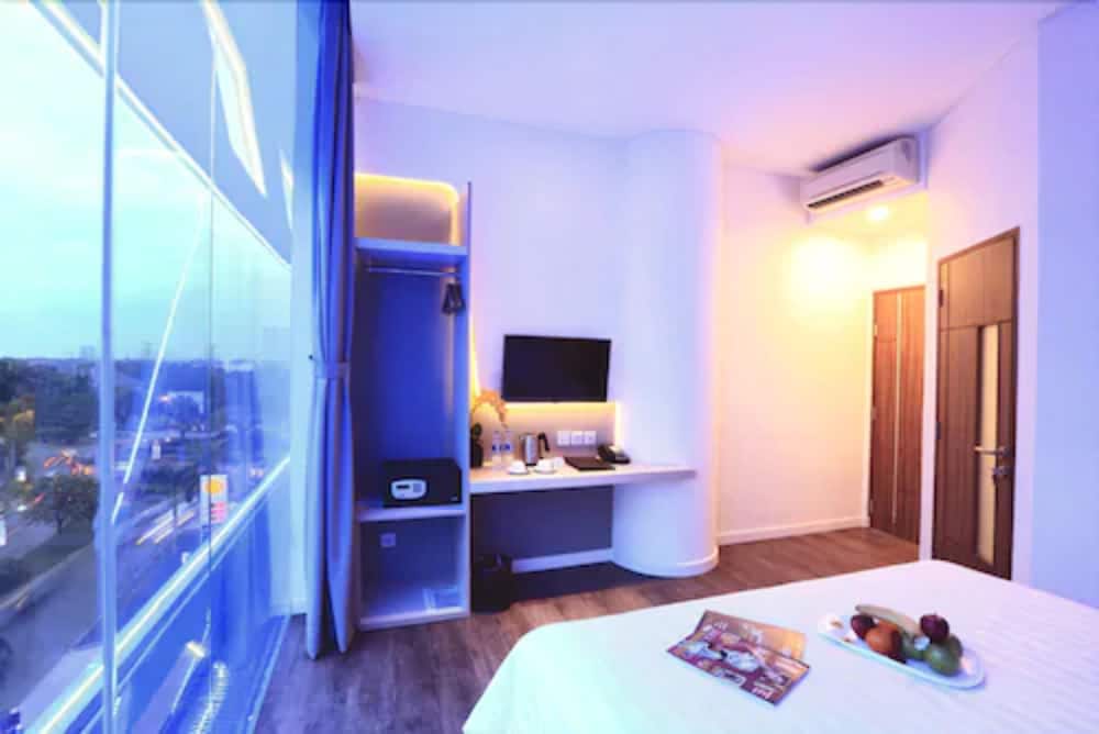 Ozone Hotel Pantai Indah Kapuk 23/25