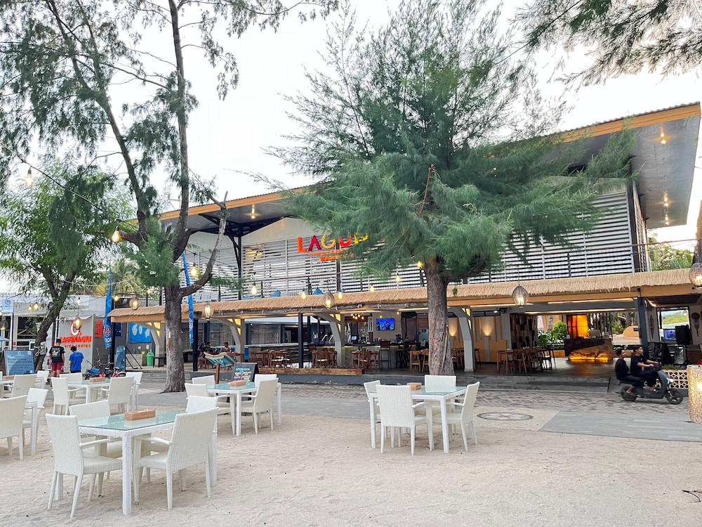Laguna Gili Beach Resort 52/60