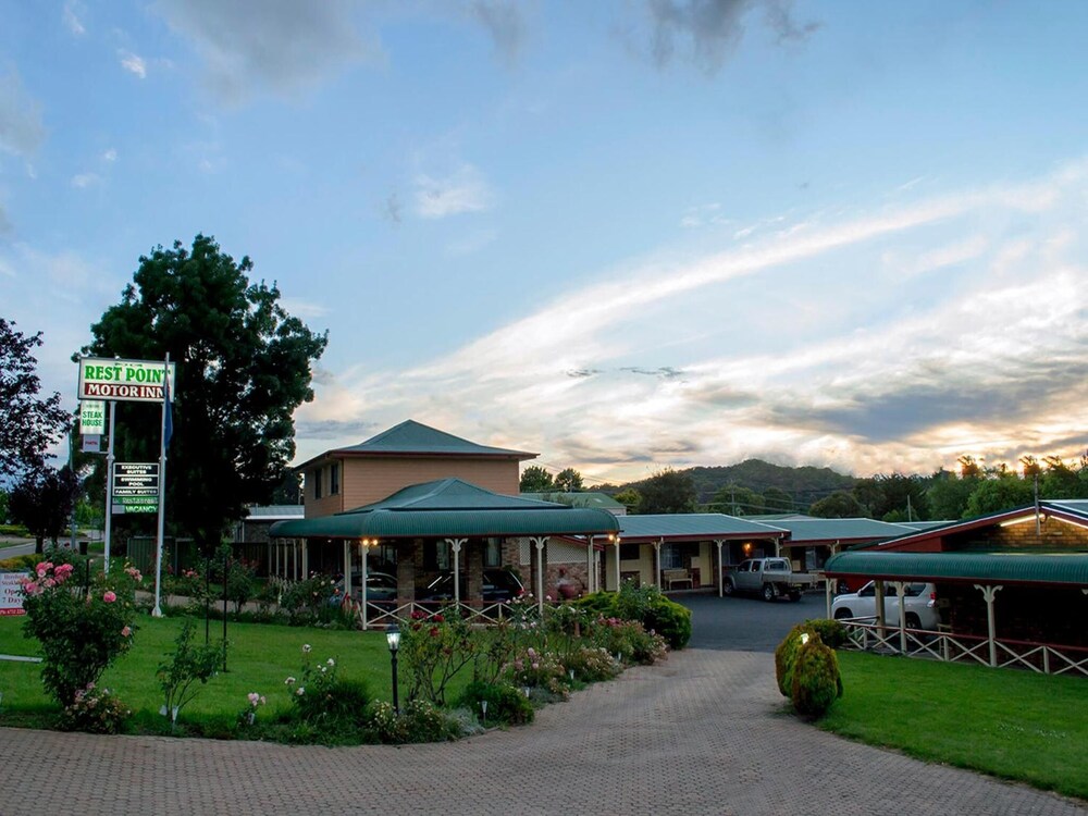 REST POINT MOTOR INN 6/58