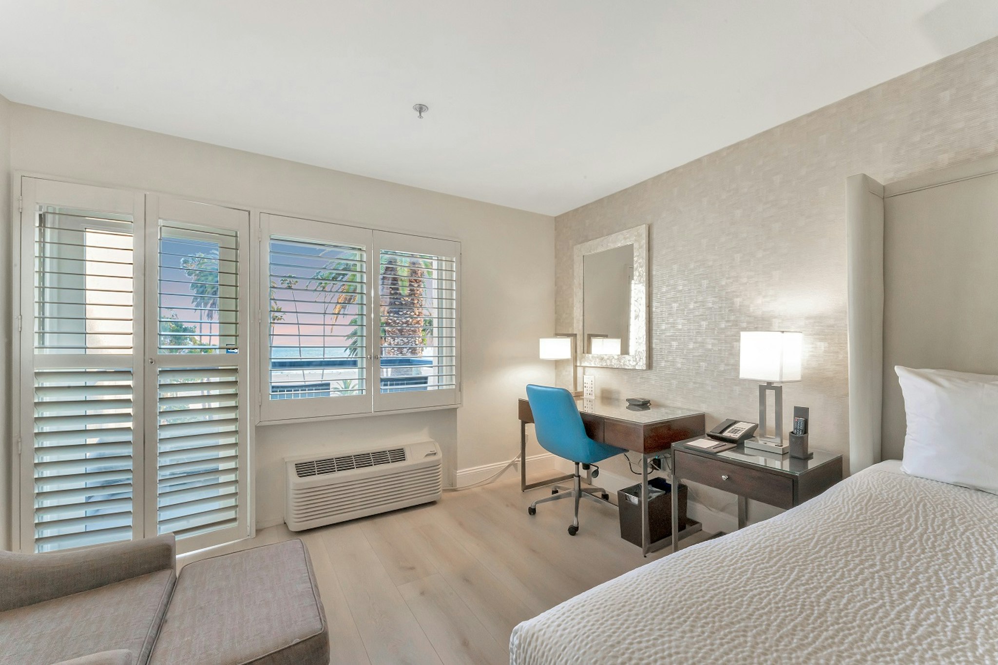 Ocean View Hotel 56/70