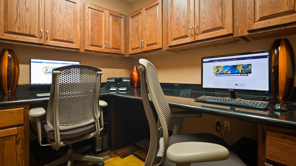 Best Western Plus KC Speedway Inn & Suites 5/31