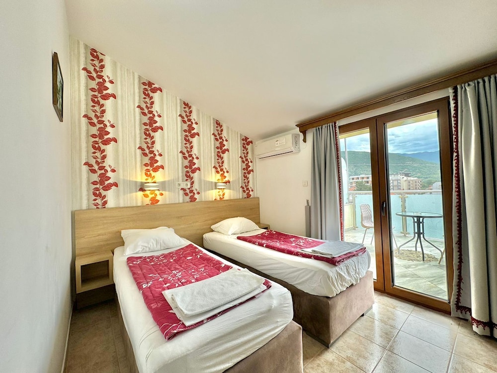 Hotel Grbalj 13/75