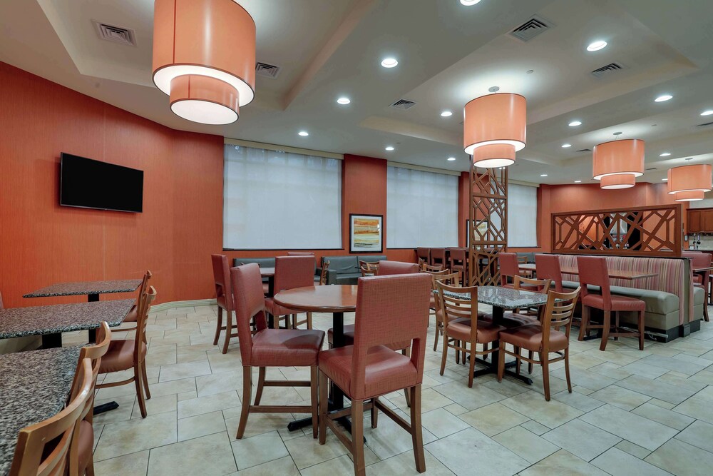 Drury Inn & Suites Charlotte Northlake 34/50