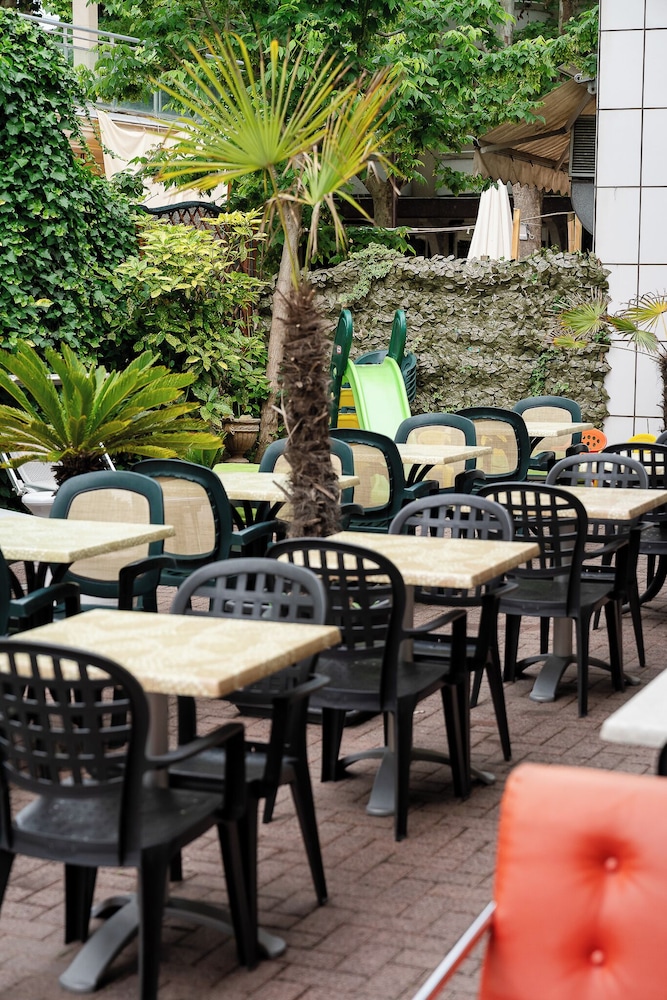 Hotel La Pergola 46/63