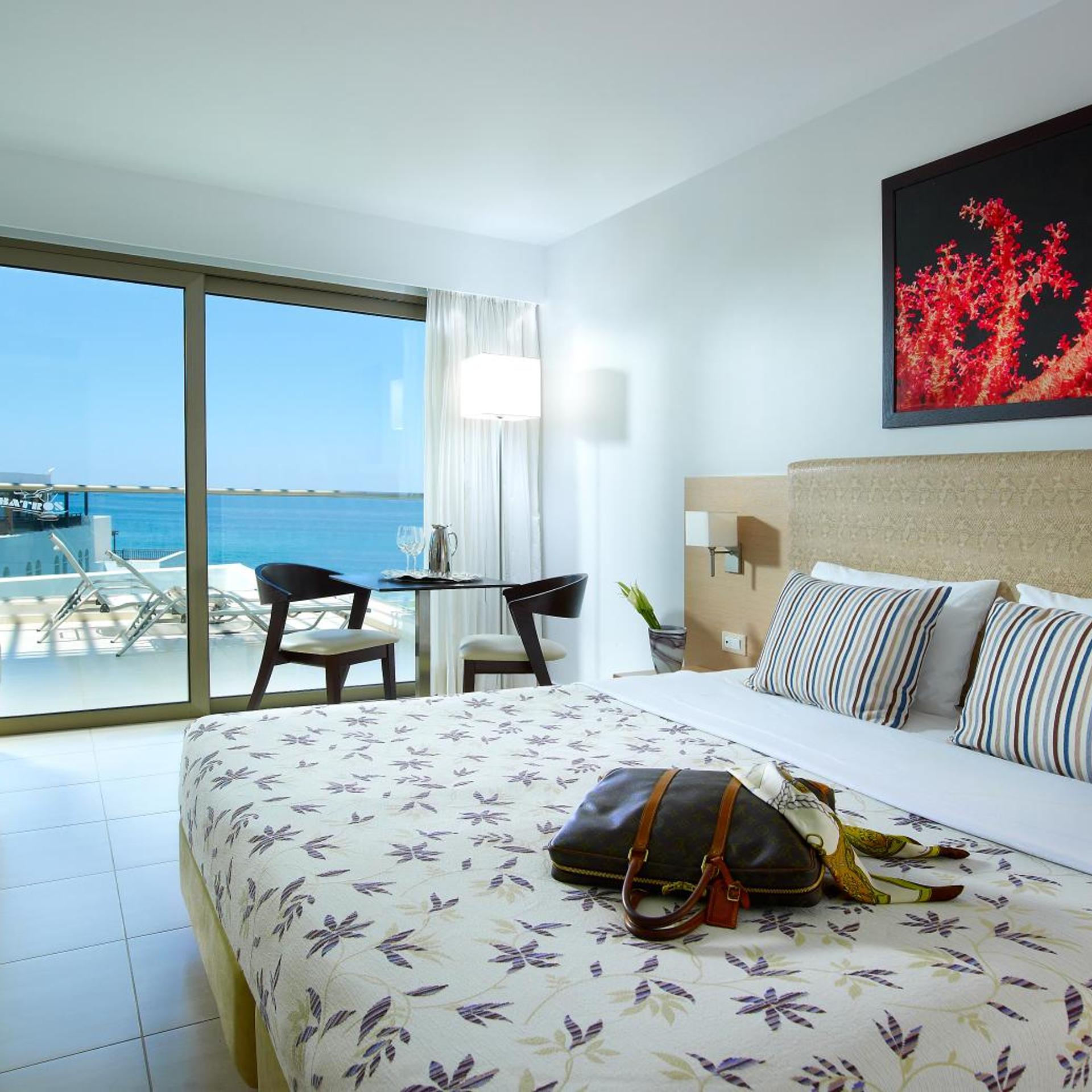 غرفة سوبيريور بسرير مزدوج بإطلالة على البحر، Albatros Spa and Resort Hotel 4/7