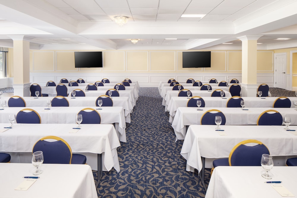 Historic Boone Tavern Hotel and Restaurant 62/69