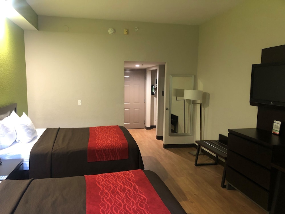 Days Inn & Suites By Wyndham Bonita Springs North Naples 10/28