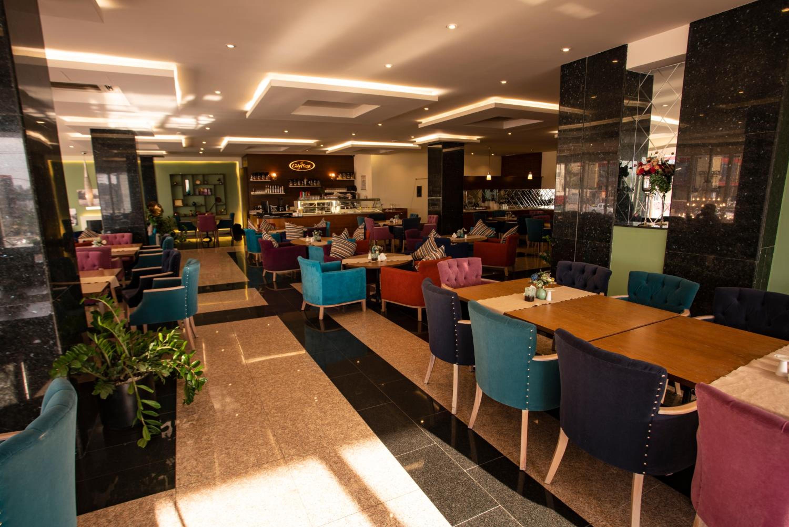 Halwachy Hotel 59/63
