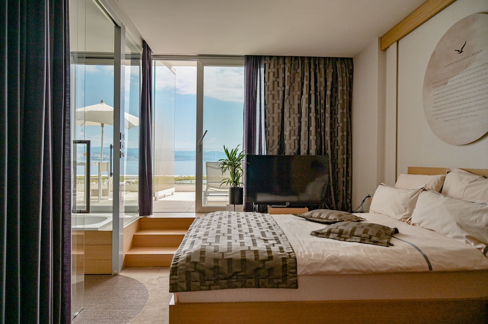 ROOM, DOUBLE BED, SEA VIEW, SMALL
