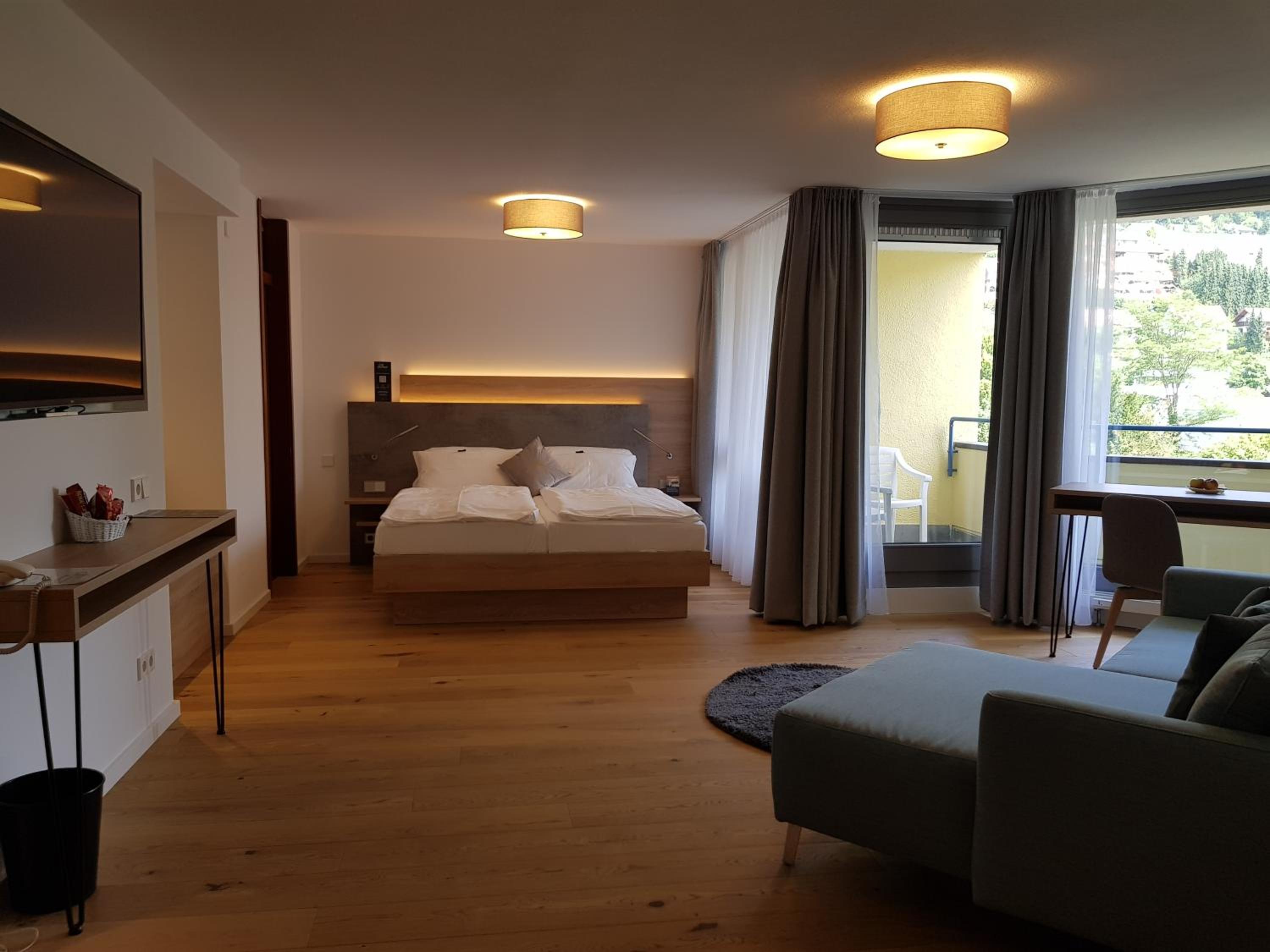 جناح جونيور بسرير مزدوج أو سريرين منفصلين بشرفة، Graf Eberhard Hotel 2/2