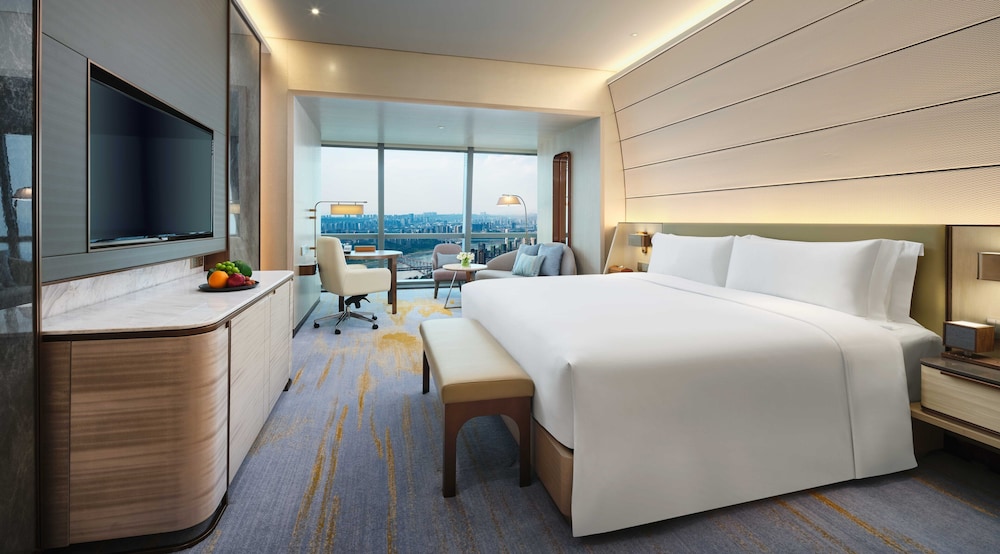 Intercontinental Chongqing Raffles City 25/70