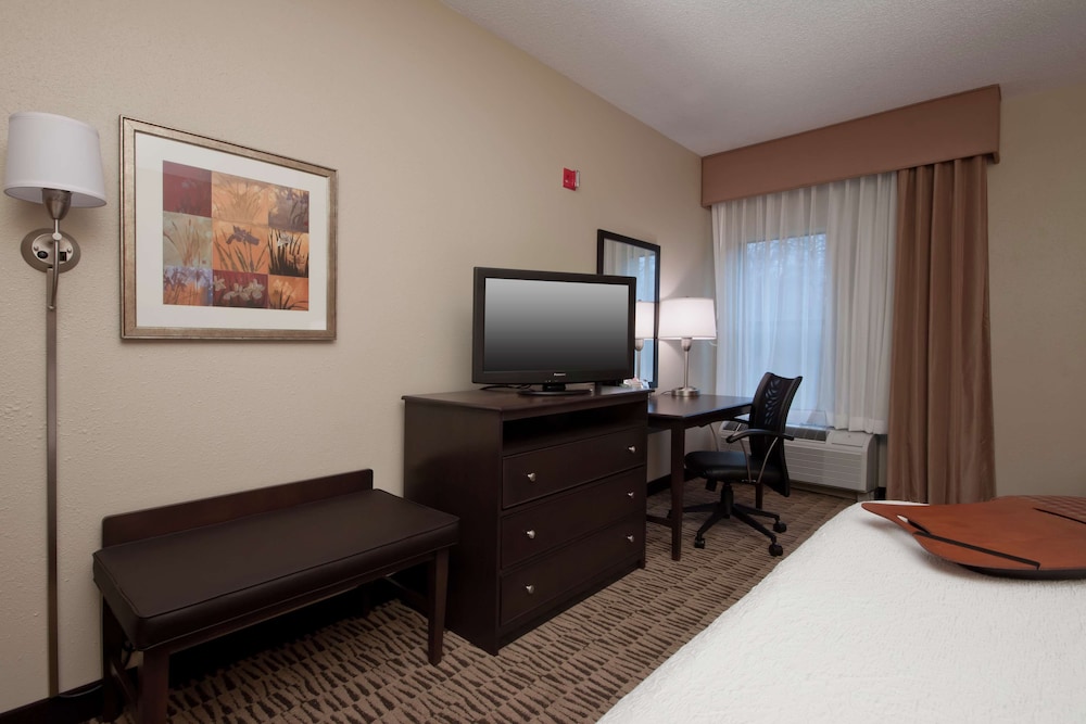 Countryside Inn and Suites 26/28