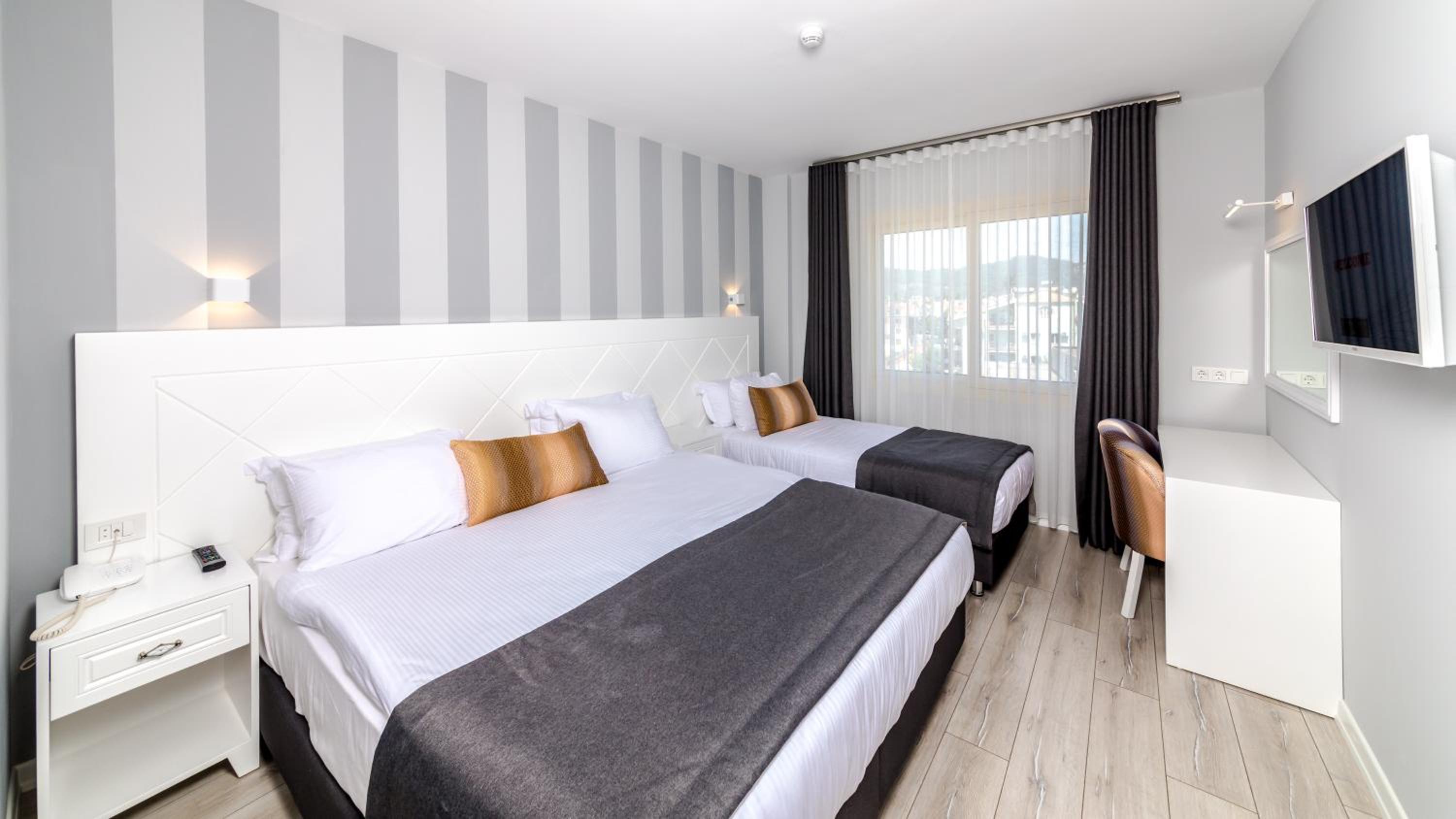 Room, Double Bed, Balcony