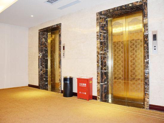 Ji Hotel (Shanghai Pudong Airport Chengnan Road) 4/44