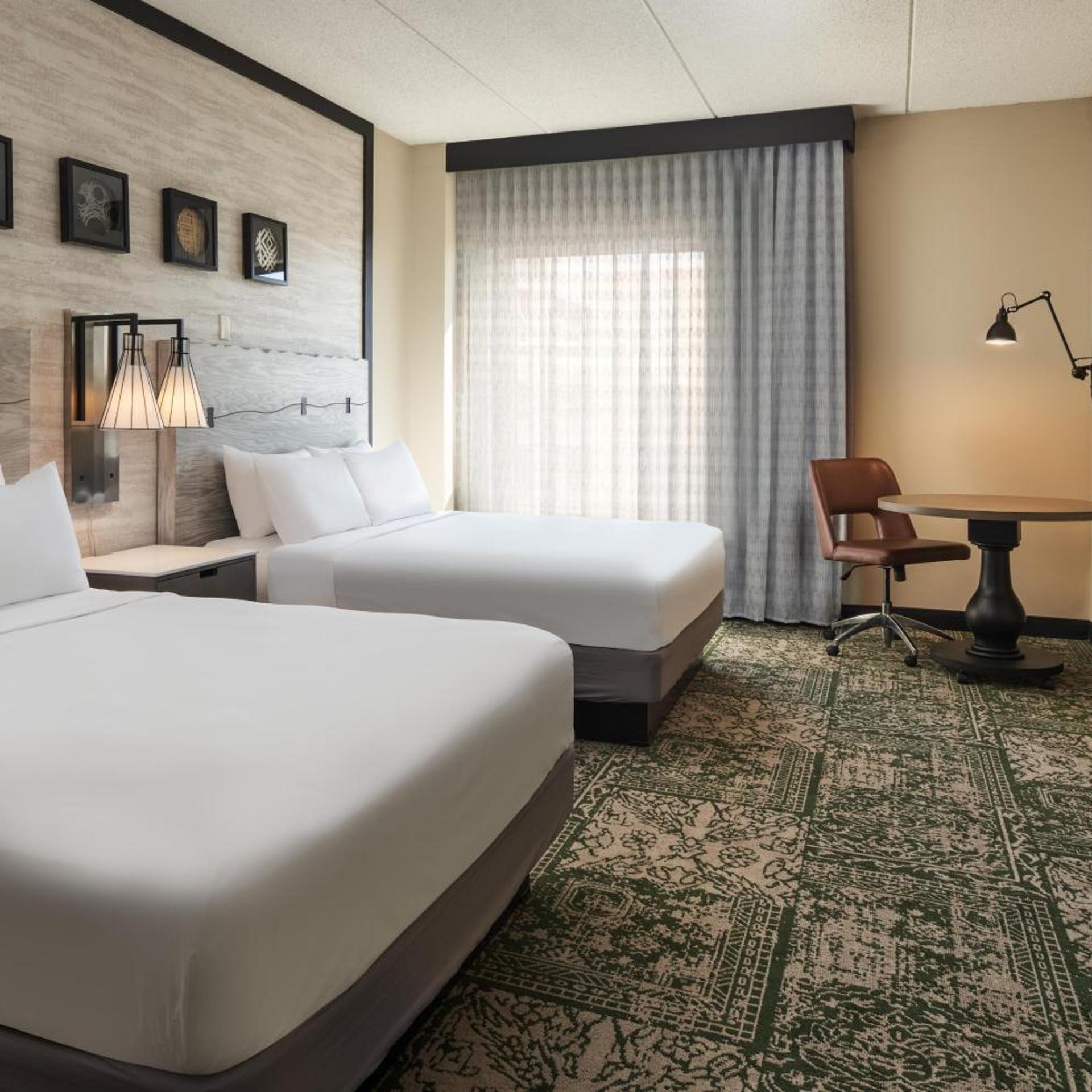 Room, 2 Queen Beds, Bathtub, Accessible