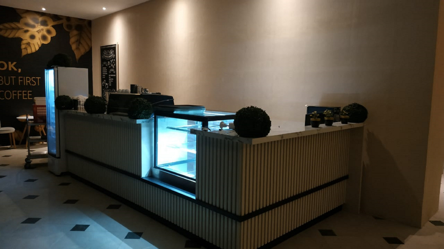 Zenith Premiere Hotel Baubau 1/11