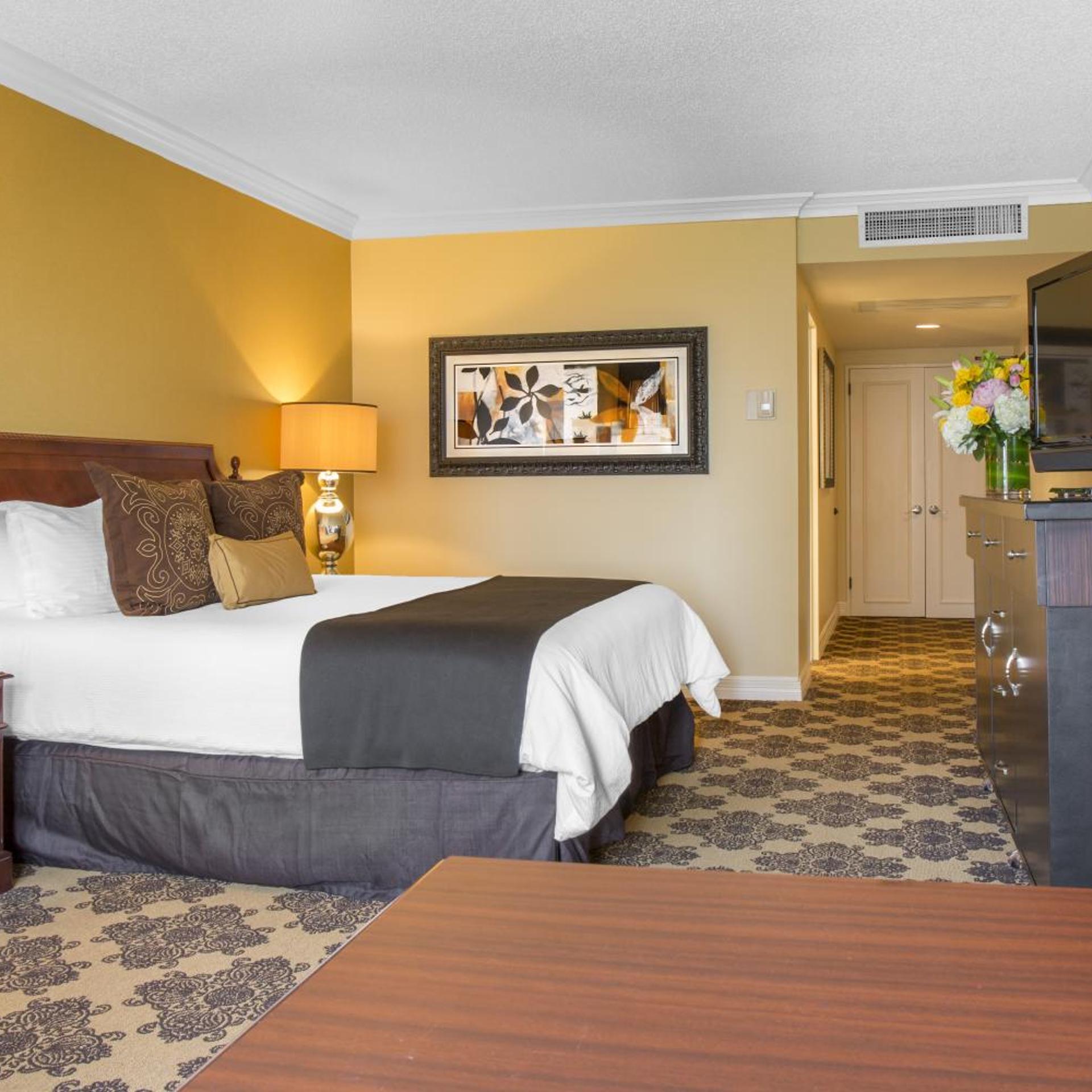Signature, Premier, Deluxe, King Bed, Accessible