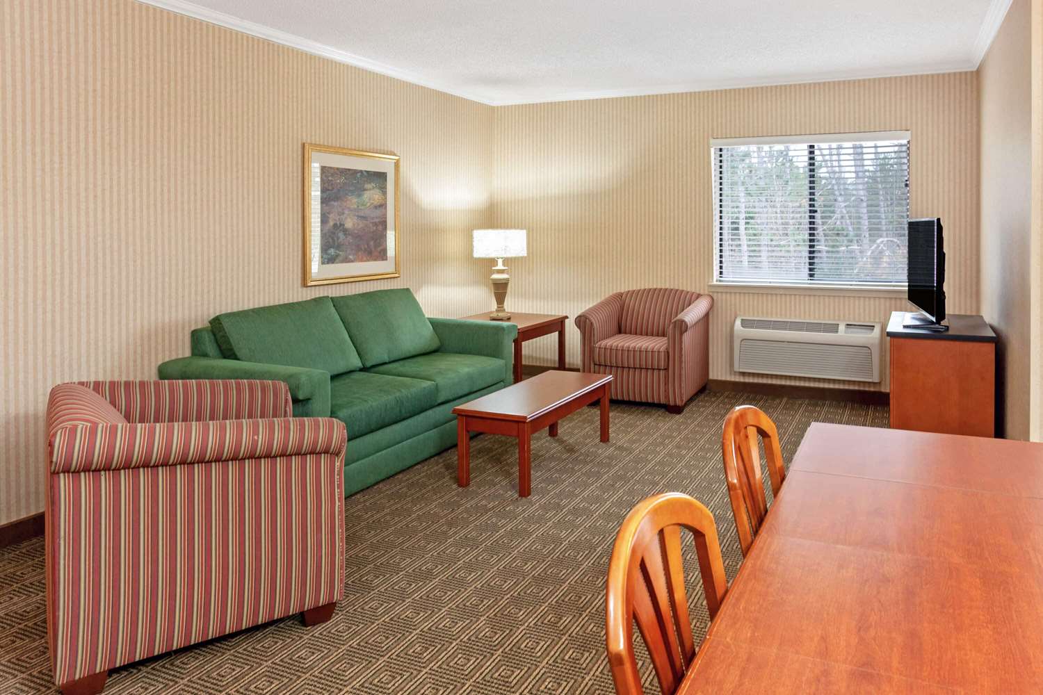 La Quinta Inn Suites By Wyndham Stevens Point 18/24