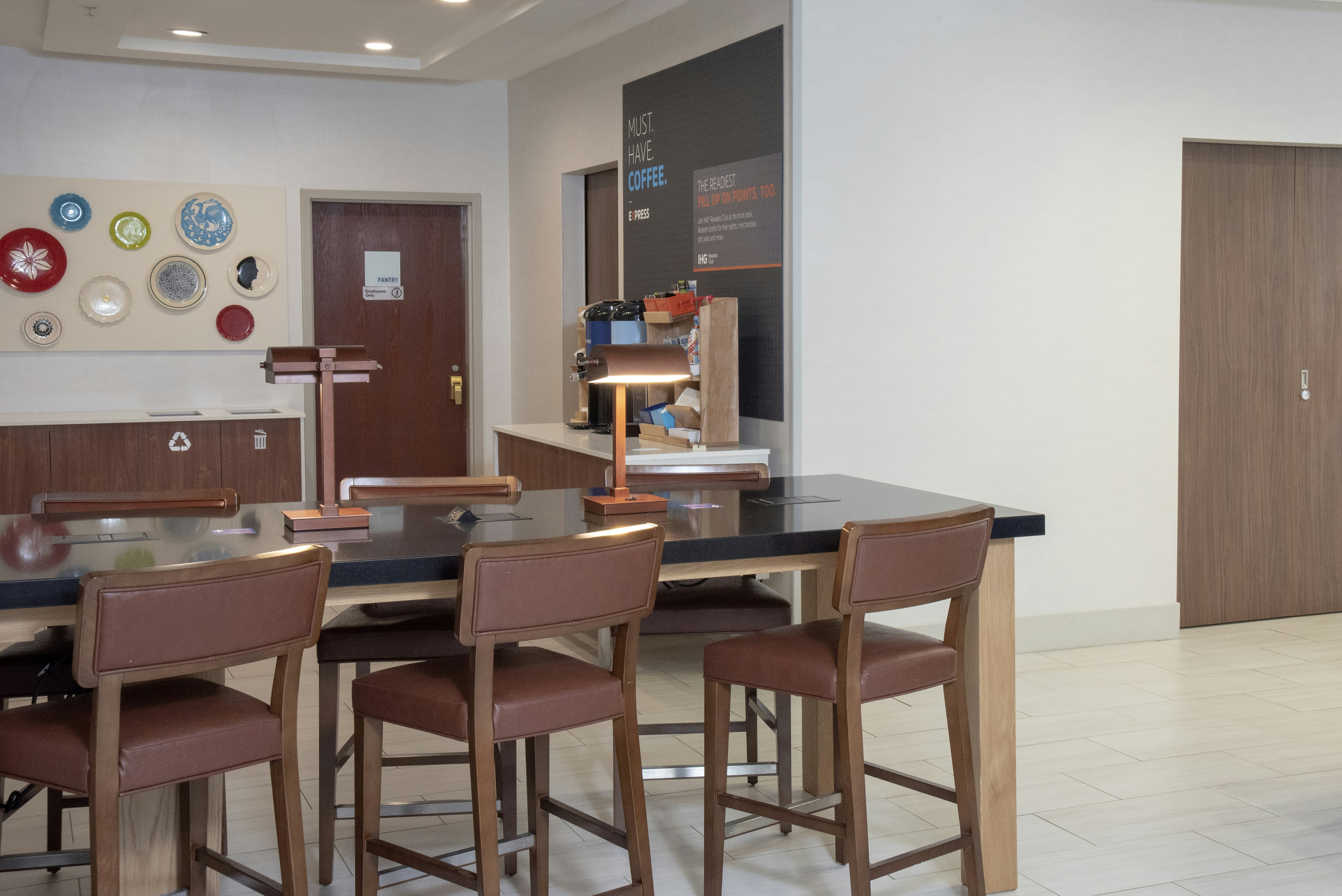 Holiday Inn Express Hotel and Suites Chester-Monroe-Goshen 57/72