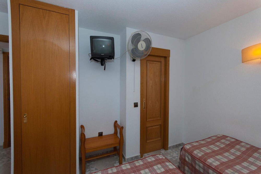 HOSTAL GOYMA II 34/34