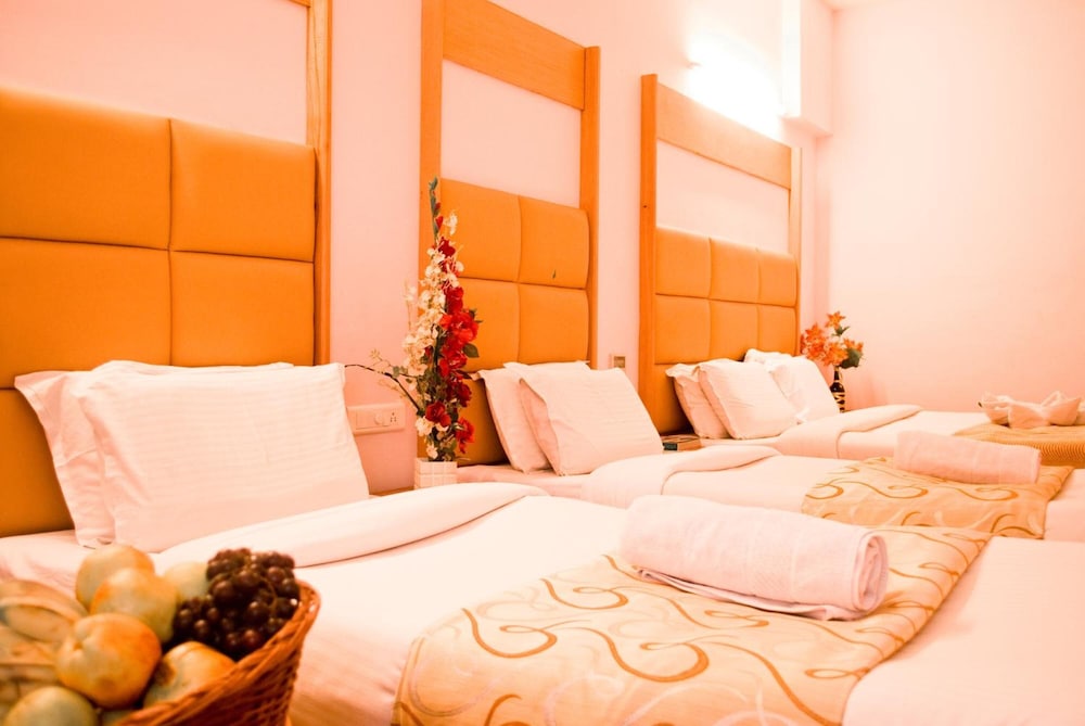 HOTEL RAJADHANE 29/53