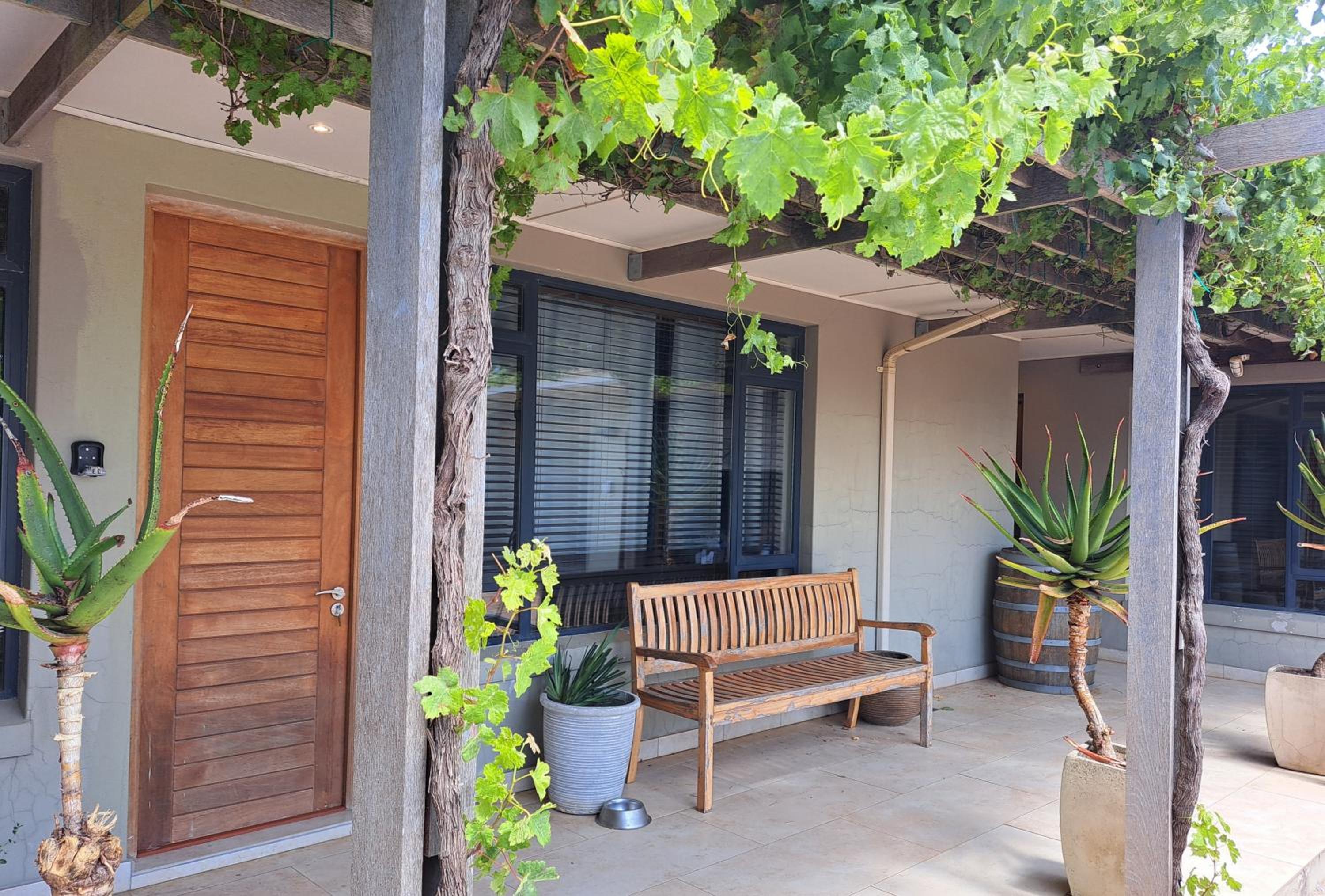 Sunrise And Sunset Apartments At Domaine Coutelier 3/50