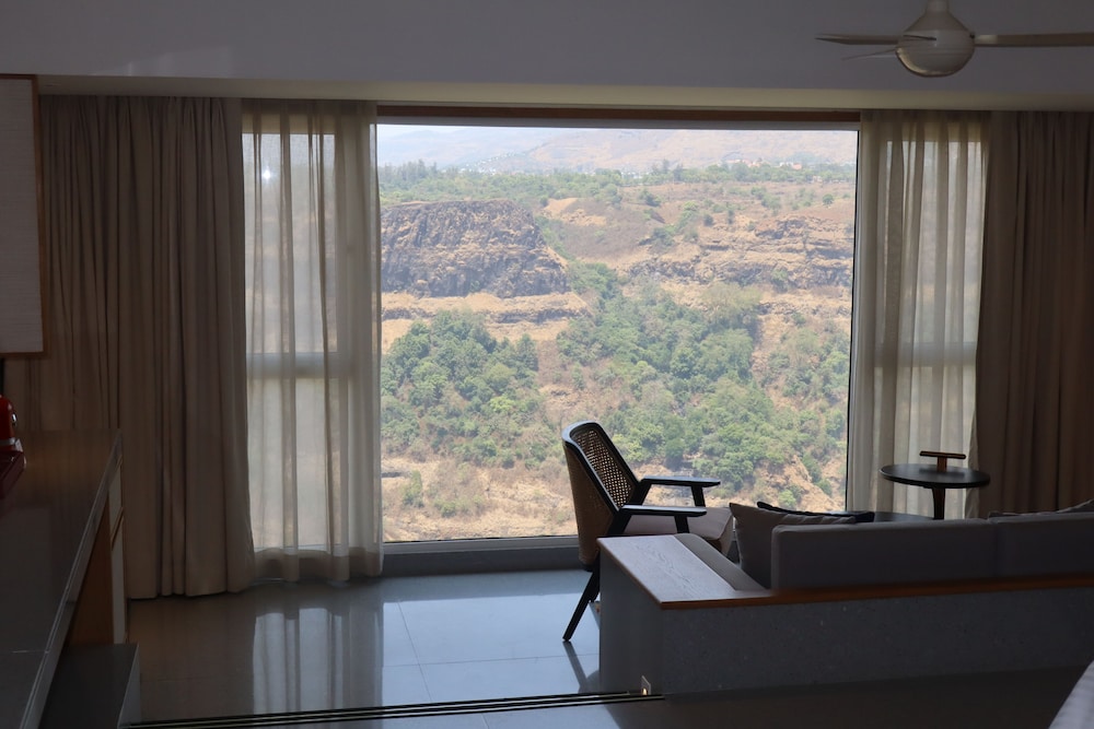 Athiva Resort & Spa Khandala 27/48