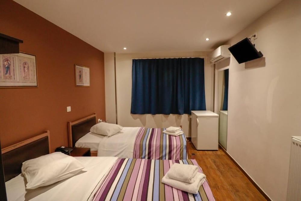 Mansion Hotel 13/45