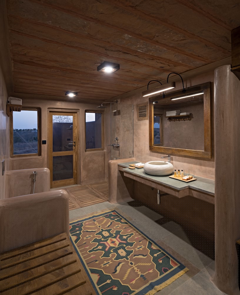 THE MANAVAR RESORT AND CAMP 12/50