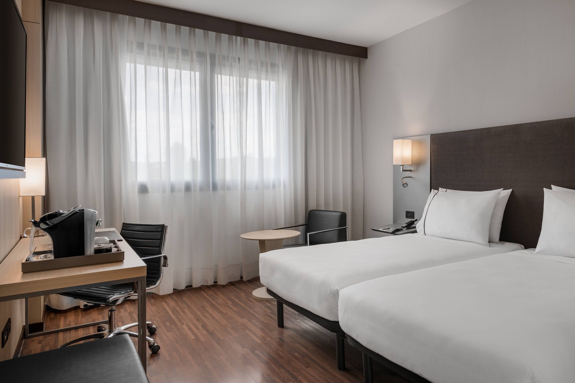 غرفة قياسية بسريرين منفصلين، Ac Hotel Firenze By Marriott 2/10