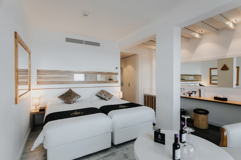 The Ciao Stelio Deluxe Hotel - Adults Only 24/65