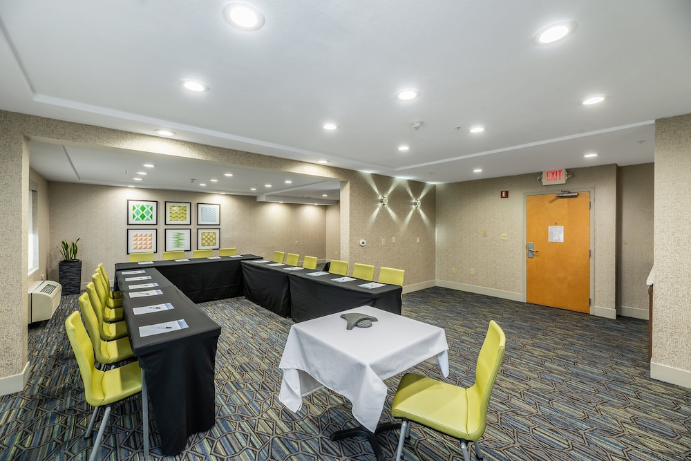 Holiday Inn Express Hotel And Suites Fremont Milpitas Central 29/69