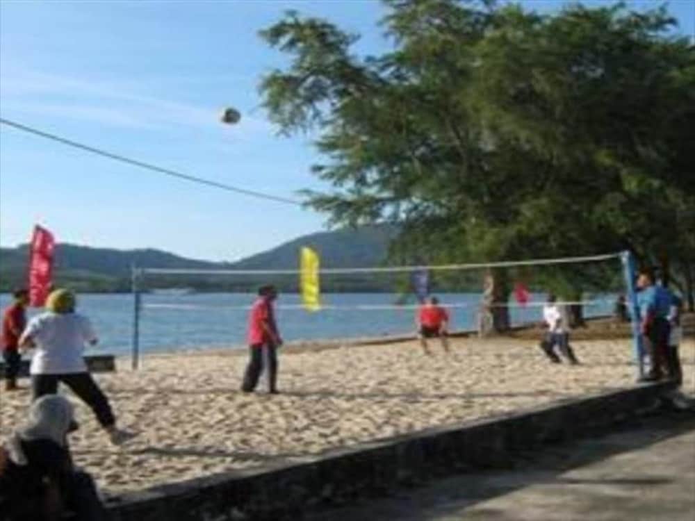 THE ORIENT STAR RESORT LUMUT 35/39